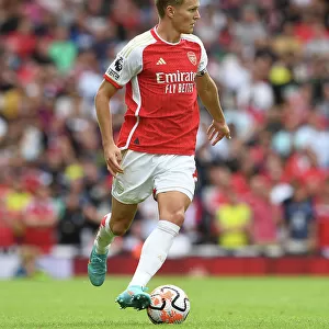 Arsenal Kicks Off 2023-24 Premier League Season with Win: Martin Odegaard's Debut