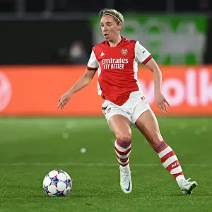 Arsenal Women's Quest for Champions: Nobbs in Action vs. VfL Wolfsburg