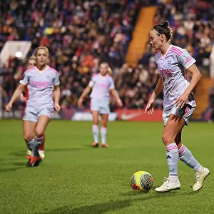 Arsenal's Caitlin Foord Sprints Past Liverpool Defenders in Barclays Women's Super League Clash