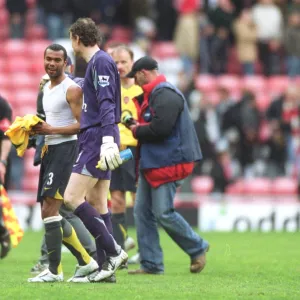 Ashley Cole and Jens Lehmann (Arsenal) after the match