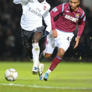 Bacary Sagna (Arsenal) Bondz N Gala (West Ham). West Ham United 1: 2 Arsenal