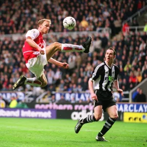 Bergkamp OBrien1 030209AFC.jpg