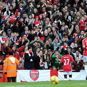 Emmanuel Eboue celebrates the 1st Arsenal goal (scored by Nicklas Bendtner