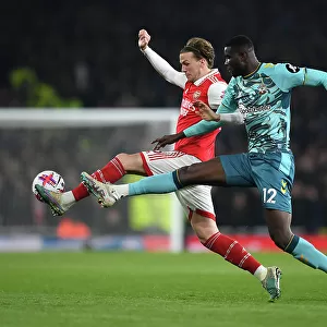 Intense Battle for Ball Possession: Arsenal vs. Southampton in Premier League Showdown
