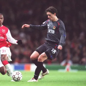 Justin Hoyte (Arsenal) Yuri Zhirkov (CSKA)