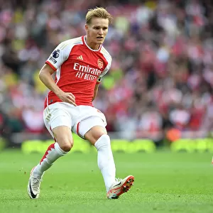 Martin Odegaard vs. Tottenham: Arsenal's Star Midfielder Faces Rivals in the 2023-24 Premier League Showdown