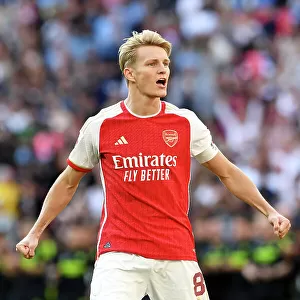 Odegaard Scores the Winning Penalty: Arsenal Wins FA Community Shield against Manchester City (2023-24)