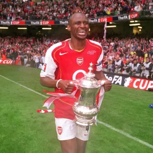 Patrick Vieira (Arsenal) with the FA Cup Trophy. Arsenal 0: 0 Manchester United