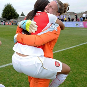 Sari van Veenendaal and Alex Scott (Arsenal Ladies) celebrate after the penalty shoot out