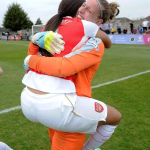 Sari van Veenendaal and Alex Scott (Arsenal Ladies) celebrate after the penalty shoot out