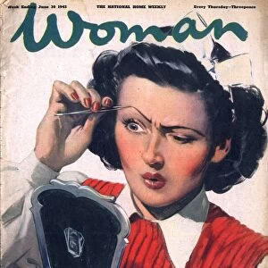 1945 1940s UK woman make-up makeup plucking eyebrows tweezers magazines