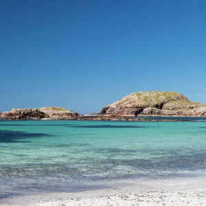 Bay at the back of the Ocean on Iona, Scotland