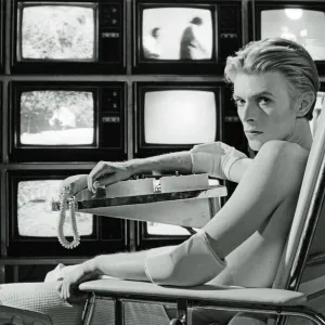 Film and Movie Posters: The Man Who Fell To Earth