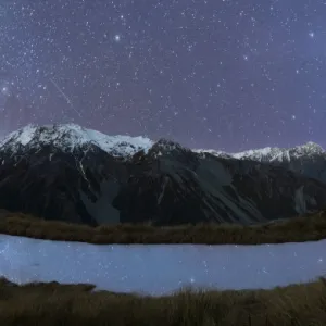 Milkyway and stars above the skies of mount cook