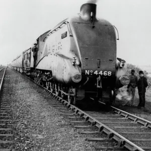 Mallard 4-6-2 steam locomotive no 4468, 3 July 1938