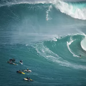 Visual Treasures Gallery: Big Wave Surfing