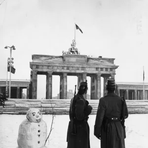 Berlin Wall Metal Print Collection: Brandenburg Gate