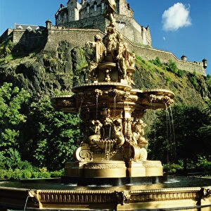 Scotland, Lothian, Edinburgh, Ross Fountain and Edinburgh Castle