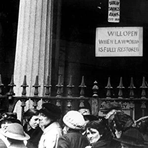 Easter Rebellion 1916 Dublin Dublin Savings Bank Topfoto stills library picture