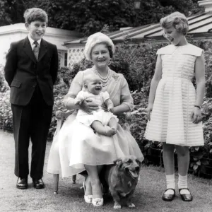 Queen Elizabeth, Queen Mother photographed with her grandchildren on her 60th birthday