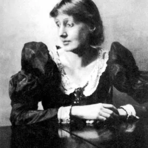 VIRGINIA WOOLF AUTHOR 1929 Bloomsbury Group, who were radical artists for their time