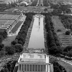 Aerial view shows March on Washington participants streaming towards the Lincoln Memorial