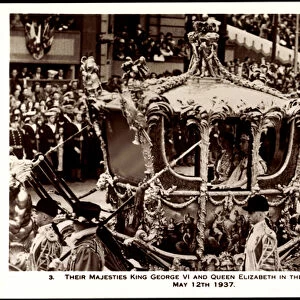 Ak Their Majesties King George VI. Queen Elizabeth, State Coach, 1937 (b / w photo)