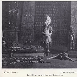 The death of Antony and Cleopatra (b / w photo)