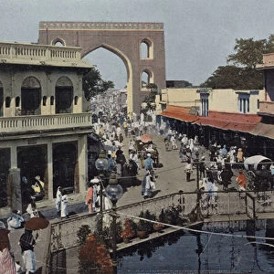 Hyderabad, La Rue Principale (colour photo)