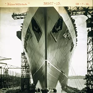 The launching of the RMS Mauretania, 28th July 1938 (b / w photo)
