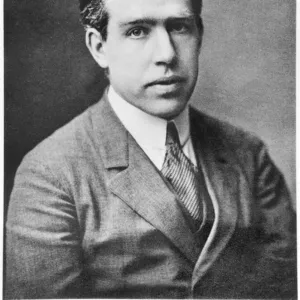 Niels Bohr (1885-1962) c. 1922 (b / w photo)