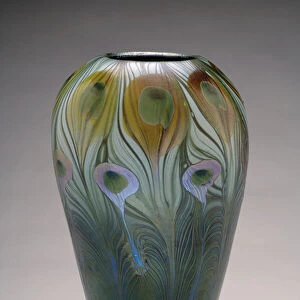 Peacock decorated vase, circa 1901 (Favrile iridescent glass)
