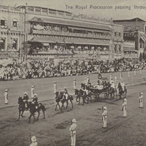 Royal procession on Esplanade Road, Bombay, on the visit of King George V and Queen Mary to India to attend the Delhi Durbar, 1911 (b / w photo)