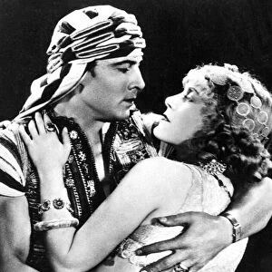 Rudolf Valentino as Ahmed and Vilma Banky as Yasmin in Son of the Sheik 1926, c