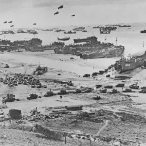 Bird's-eye view Print of Allied Troops Landing in Normandy, 1944 Bird's-eye view Print of Allied Troops Landing in Normandy, 1944