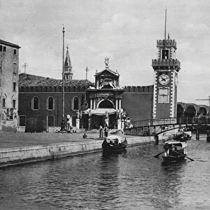 Venezia, L Arsenale (b / w photo)