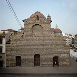 View of the facade of the church of San Lorenzo de Filippo Brunelleschi (1377-1446