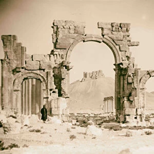 Palmyra Tadmor Triumphal arch central portion