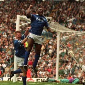 1995 Gallery: April