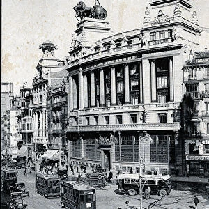 Electric trams running through the Alcala street in Madrid, 1910