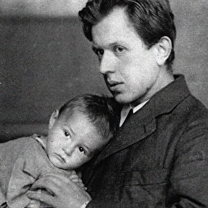 Fritz Platten (1883-1942) with his son Georg, 1910