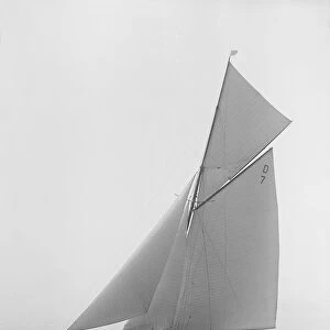 Istria sailing close-hauled, 1912. Creator: Kirk & Sons of Cowes