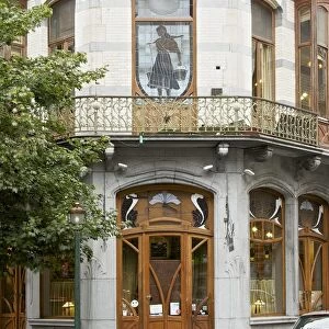 La Porteuse d Eau, 25 Rue Vanderschrick, Brussels, Belgium, (1904), c2014-c2017