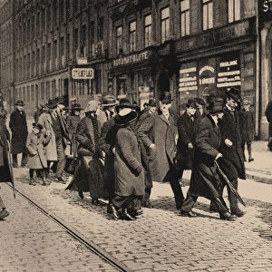 Lenin in Stockholm with Ture Nerman and Carl Lindhagen on 13 April 1917, 1917. Artist: Malmstrom, Axel (1872-1945)