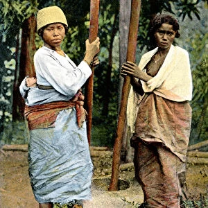 Women pounding rice, Madagascar, late 19th century