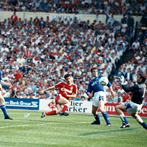 1988/89 F. A. Cup Final - Liverpool v Everton. Ian Rush of Liverpool shoots at goal