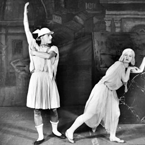 Dancers in 1927