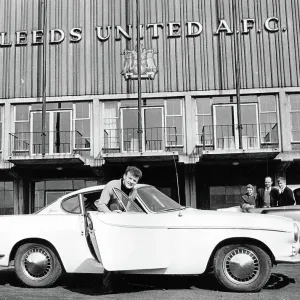 Billy Bremner, außerhalb des Leeds United-Elland-Road-Stadions Billy Bremner, außerhalb des Leeds United-Elland-Road-Stadions