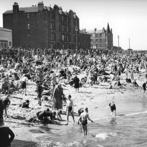 Portobello Beach in Edinburgh 1951