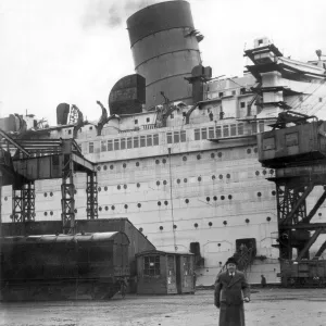 The Queen Mary Cruise Ship in 1935 Exclusive picture of a great